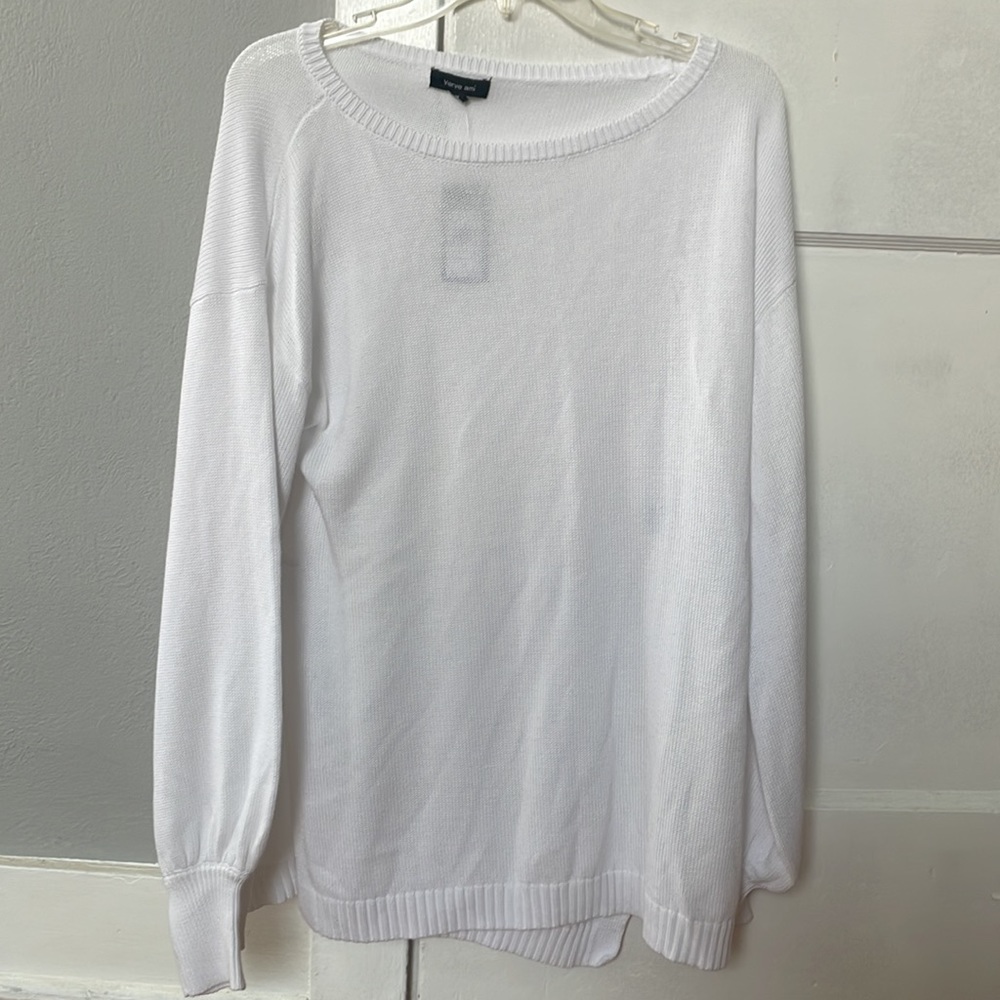 New without tags Verve ami bleached white sweater size M.